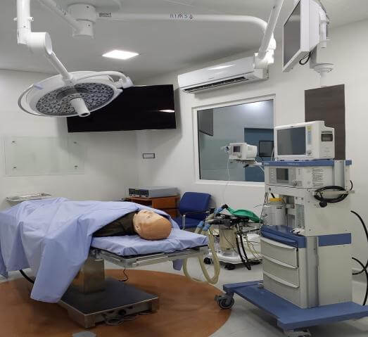 Davao Medical School Foundation Inc provides advanced 3d simulation equipment for students practice in their labs